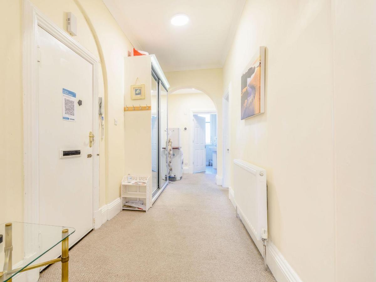 Apartamento Cairns Vista Whitby Exterior foto